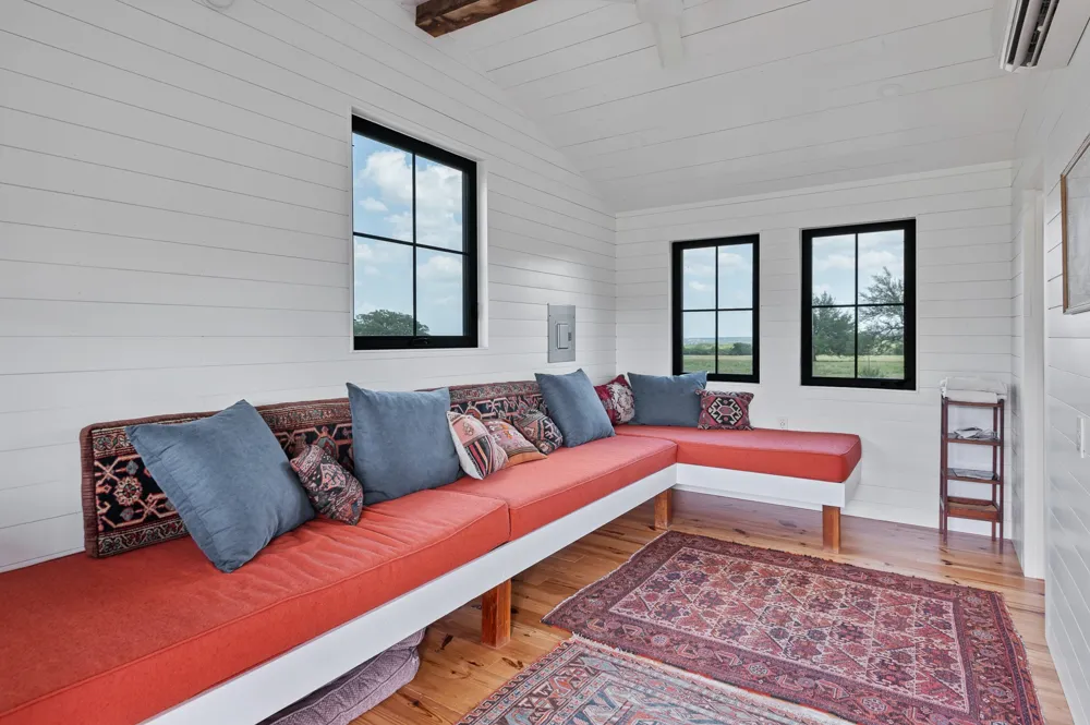 CR 409 Spicewood, TX 78669