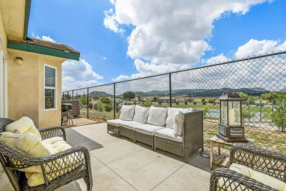 1228 Buckwheat Trl Campo, CA 91906