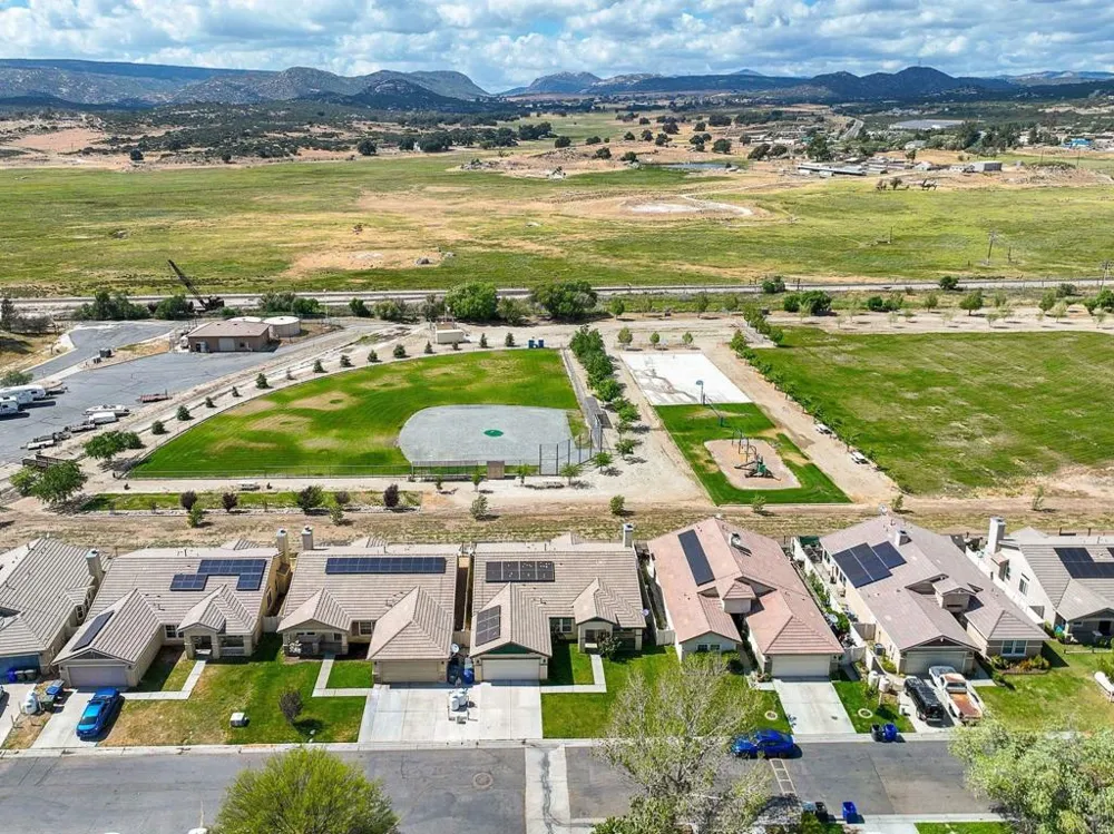 1228 Buckwheat Trl Campo, CA 91906