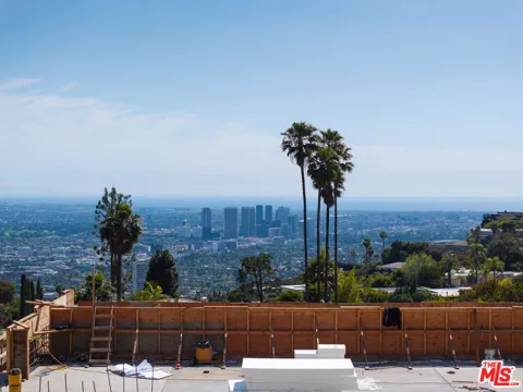 1868 Doheny Drive