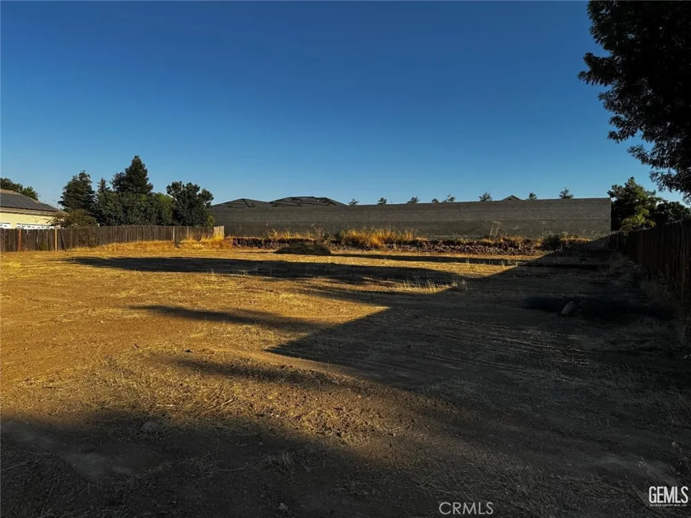 12103 Vista Montana Bakersfield, CA 93306