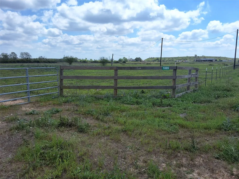 1089 Noble Lane Alleyton, TX 77434