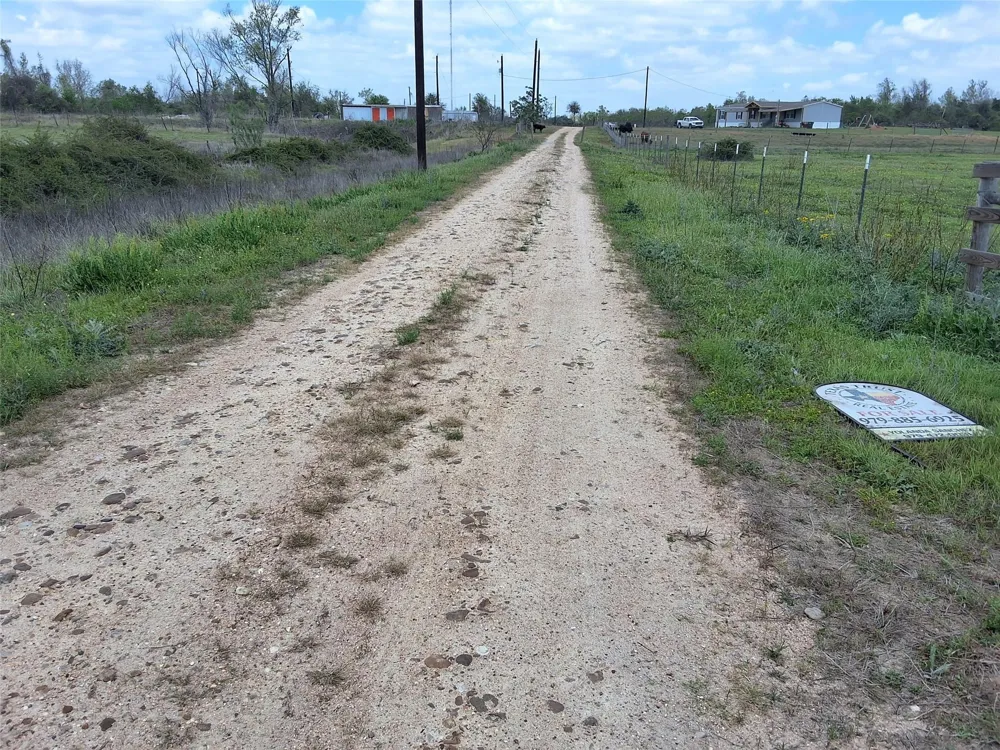 1089 Noble Lane Alleyton, TX 77434