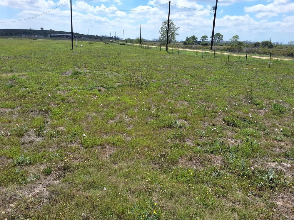 1089 Noble Lane Alleyton, TX 77434