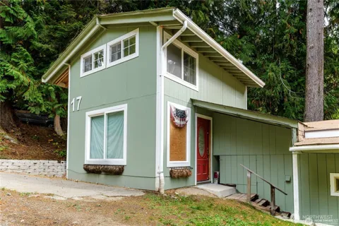17 Thompson Point Road