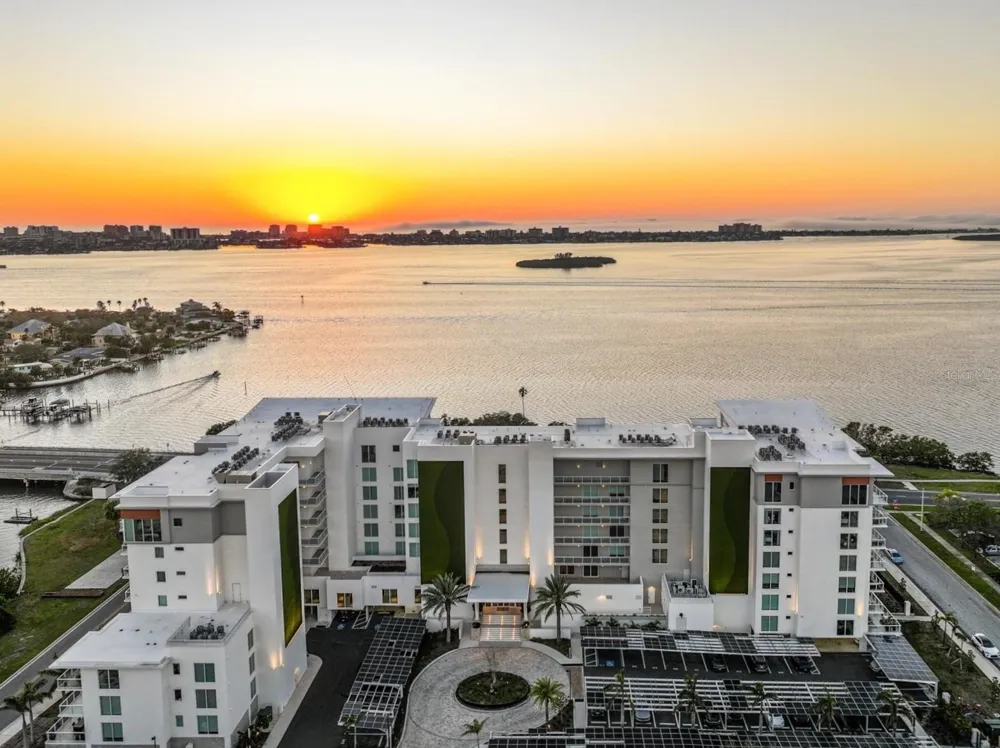 1028 SUNSET POINT ROAD #R9 Clearwater, FL 33755