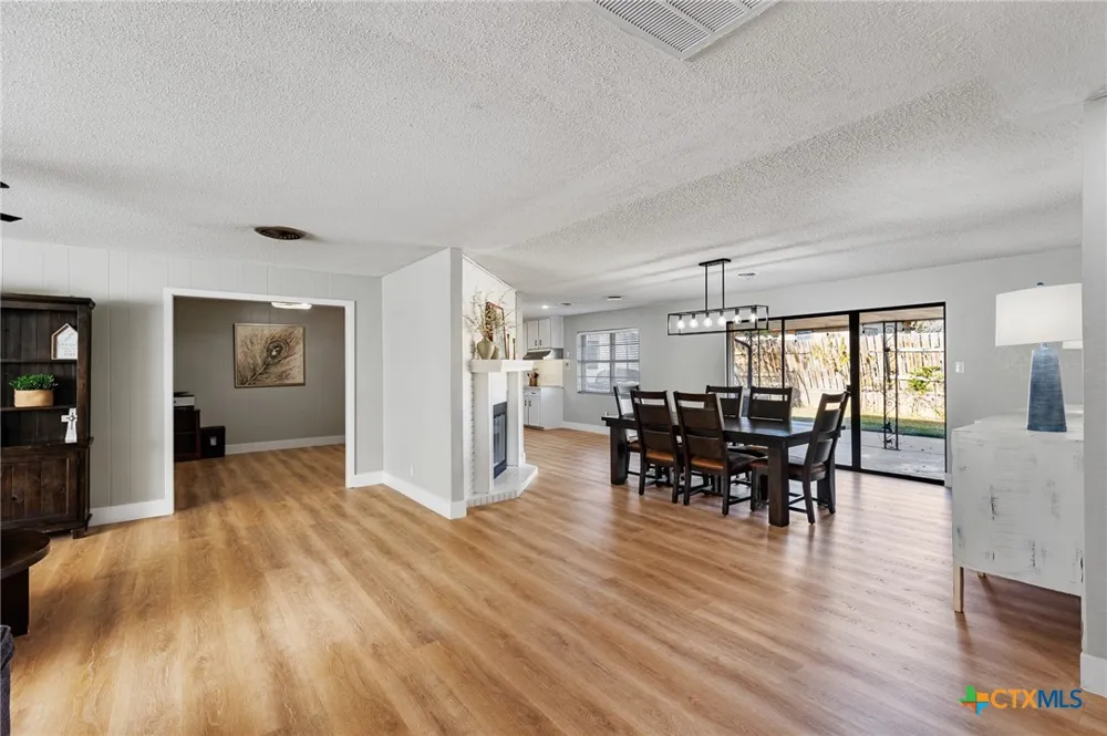 139 E Cottonwood Drive Granite Shoals, TX 78654