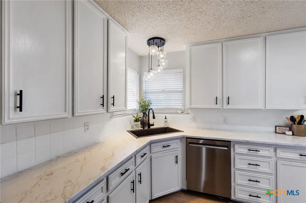 139 E Cottonwood Drive Granite Shoals, TX 78654