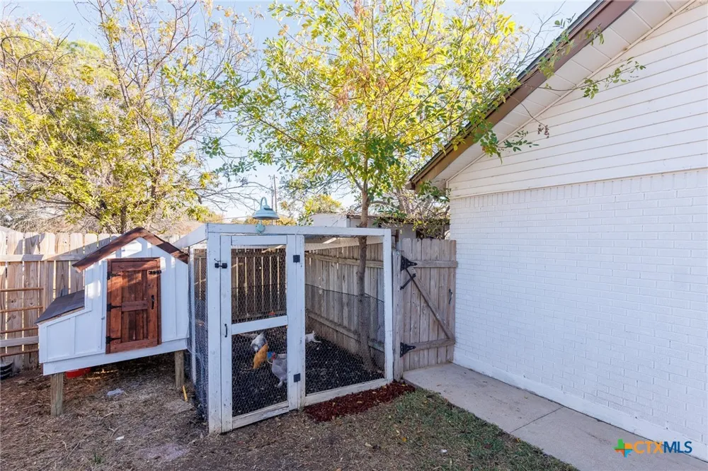 139 E Cottonwood Drive Granite Shoals, TX 78654