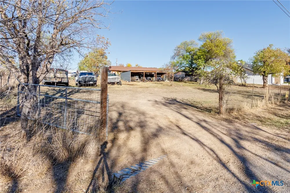139 E Cottonwood Drive Granite Shoals, TX 78654