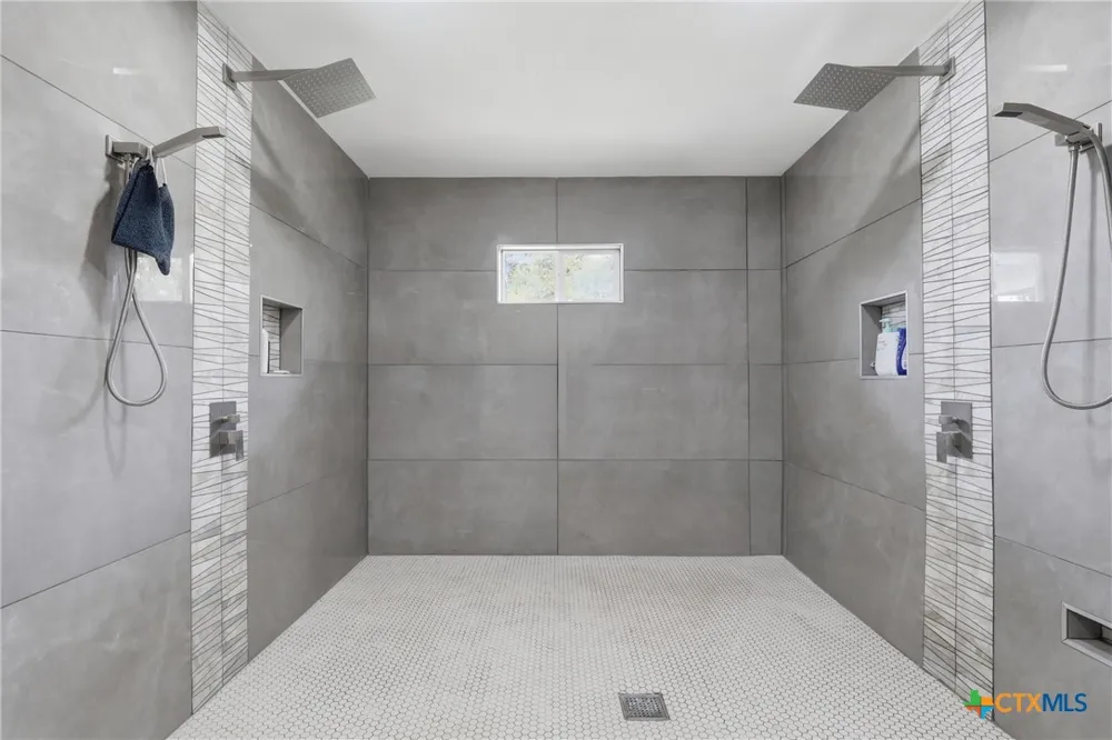 297 Rust Ranch Blanco, TX 78606