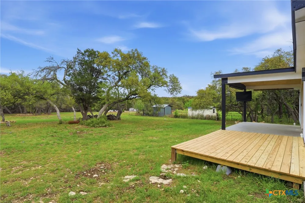 297 Rust Ranch Blanco, TX 78606