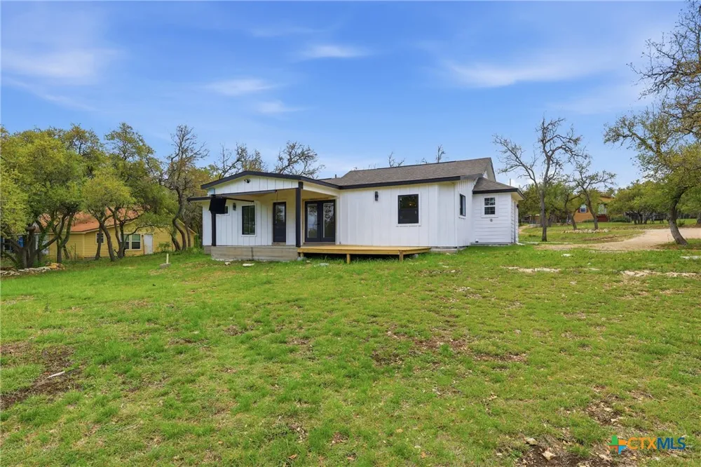297 Rust Ranch Blanco, TX 78606