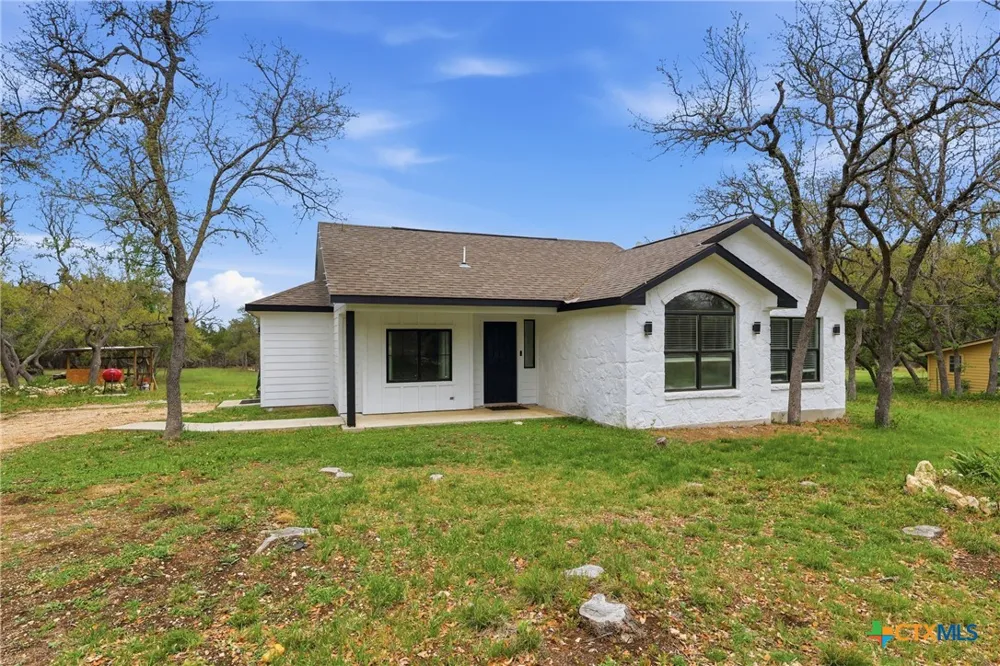 297 Rust Ranch Blanco, TX 78606