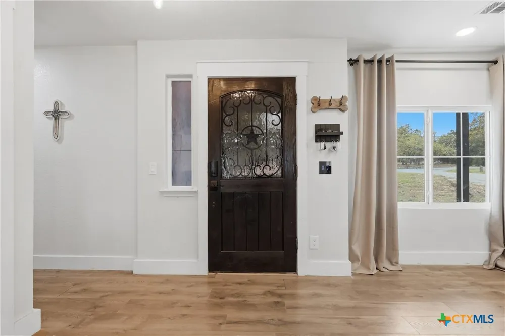 297 Rust Ranch Blanco, TX 78606