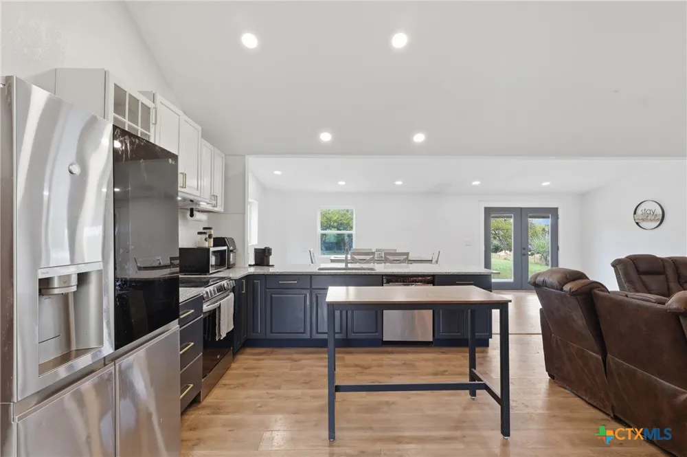 297 Rust Ranch Blanco, TX 78606