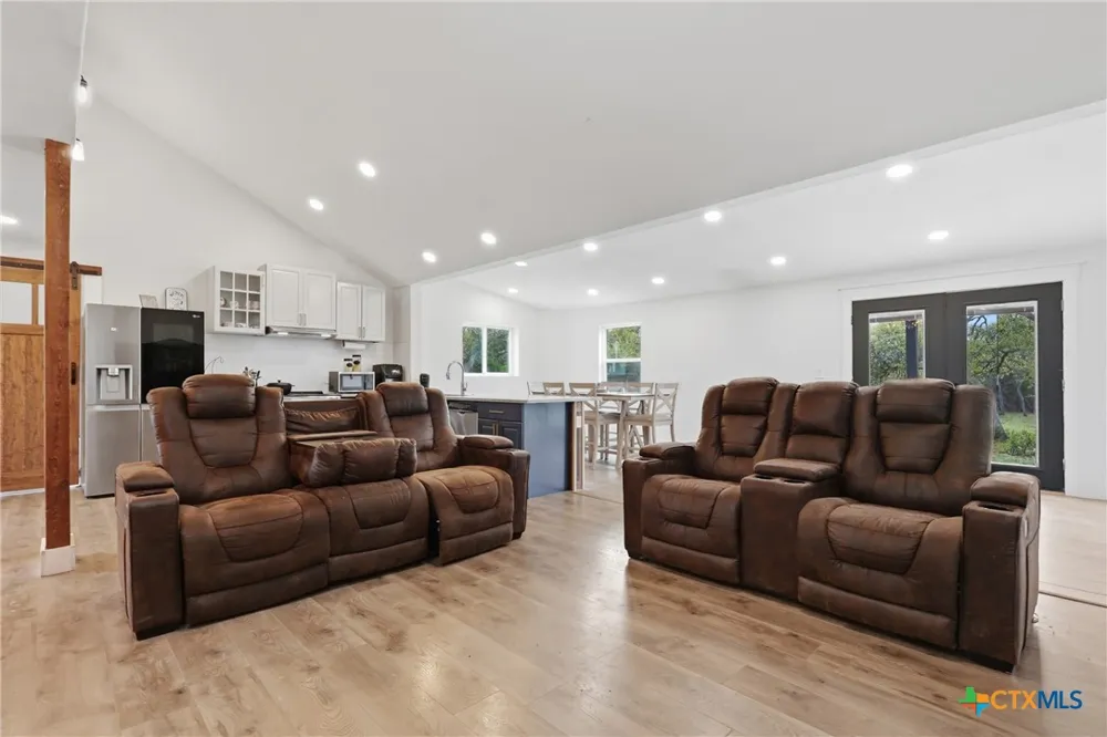297 Rust Ranch Blanco, TX 78606