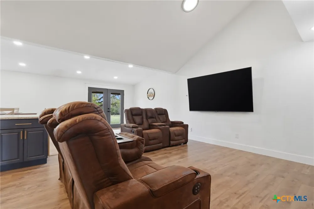 297 Rust Ranch Blanco, TX 78606