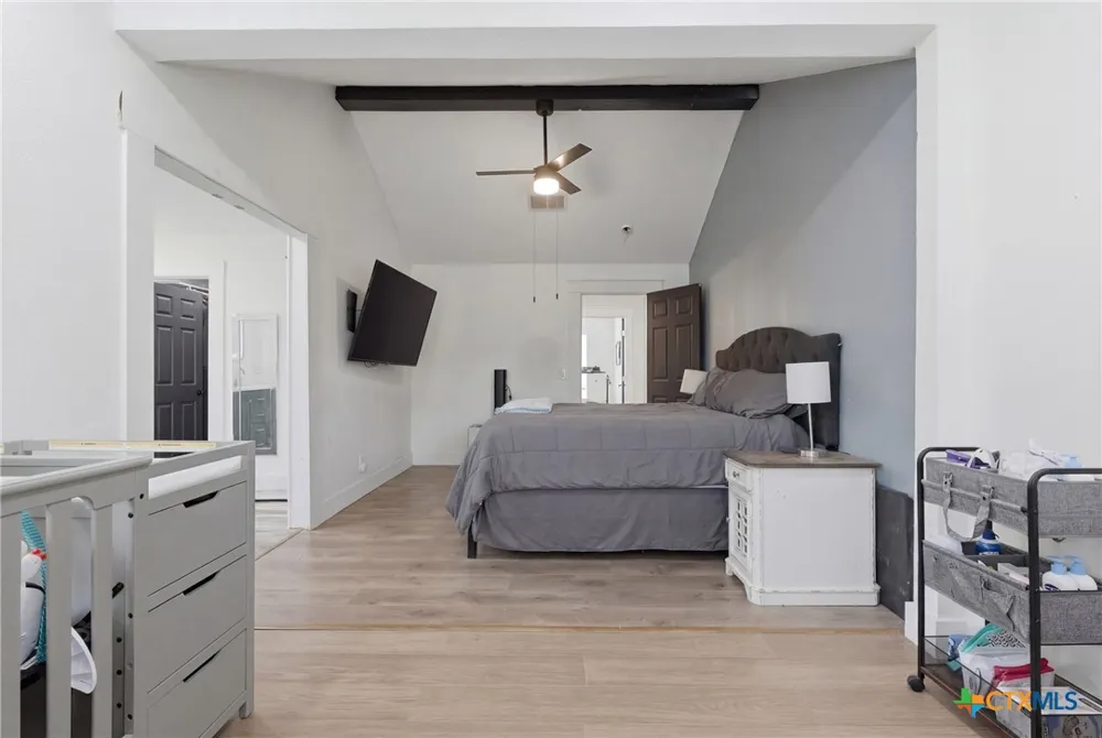 297 Rust Ranch Blanco, TX 78606