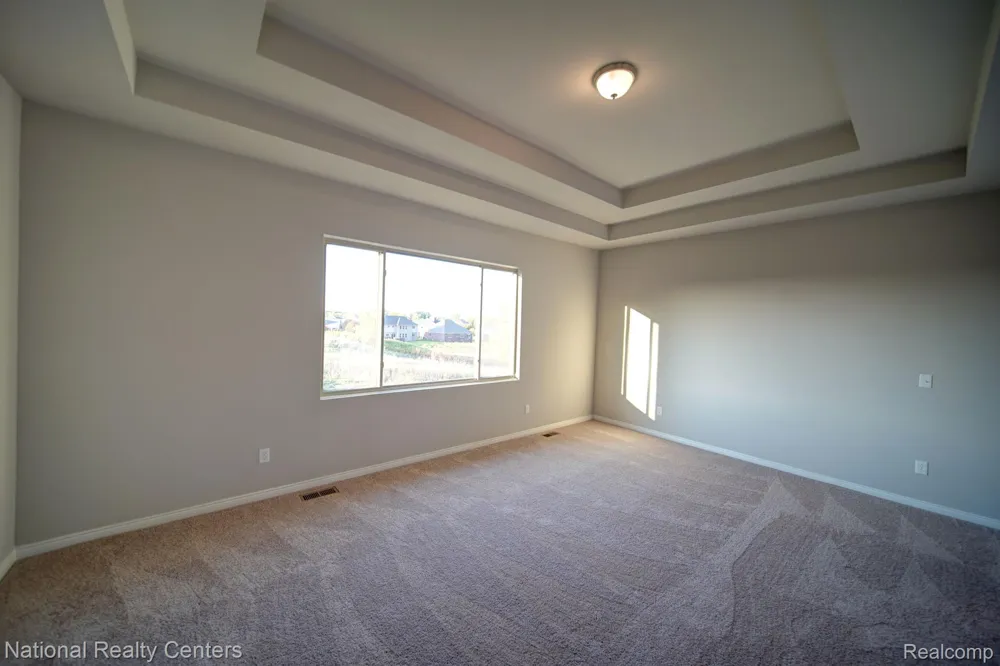 8374 Meadow Creek Drive Goodrich Village, MI 48438