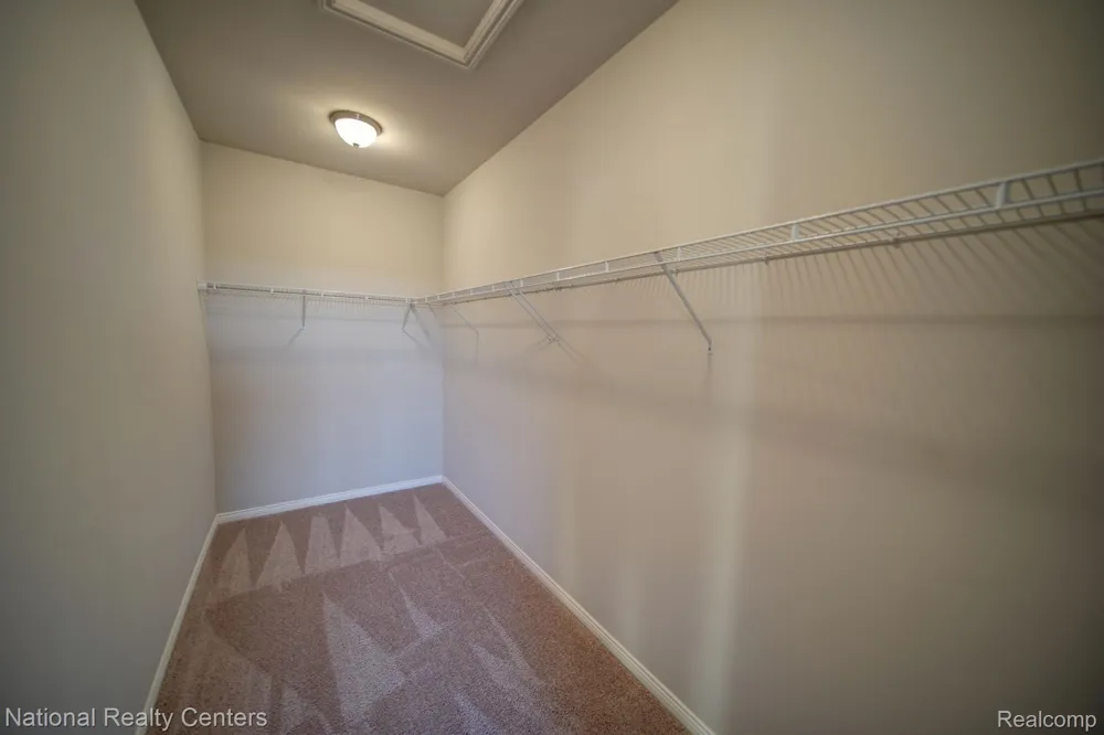 8374 Meadow Creek Drive Goodrich Village, MI 48438