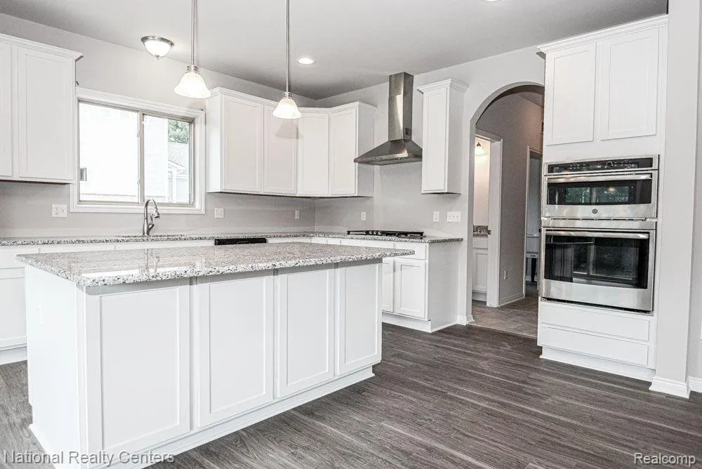 8374 Meadow Creek Drive Goodrich Village, MI 48438