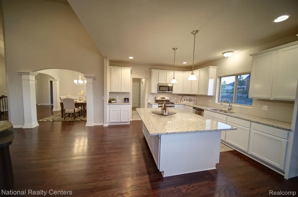 8374 Meadow Creek Drive Goodrich Village, MI 48438