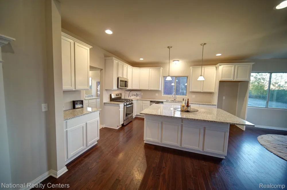 8374 Meadow Creek Drive Goodrich Village, MI 48438