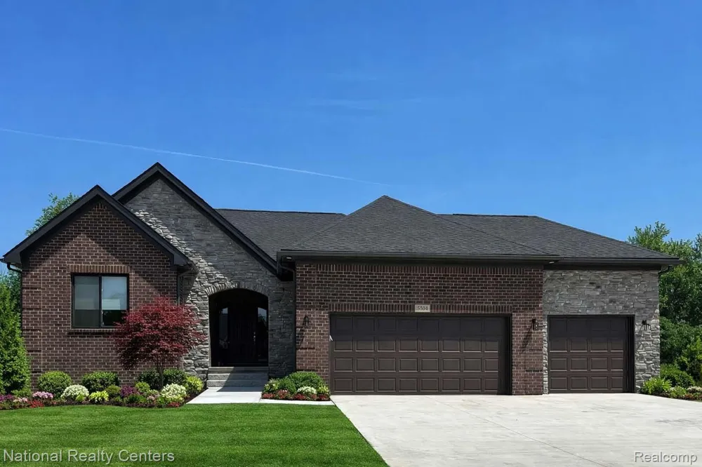 8374 Meadow Creek Drive Goodrich Village, MI 48438