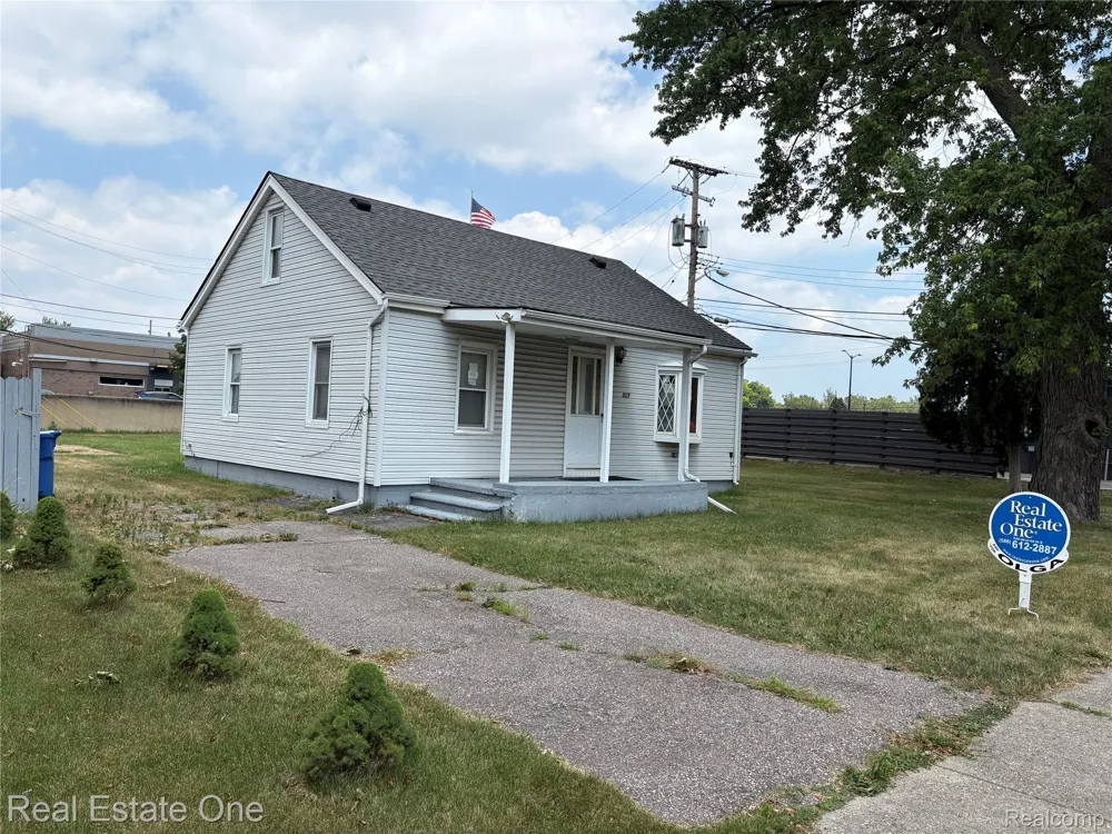 5873 Elmgrove Avenue Warren City, MI 48092