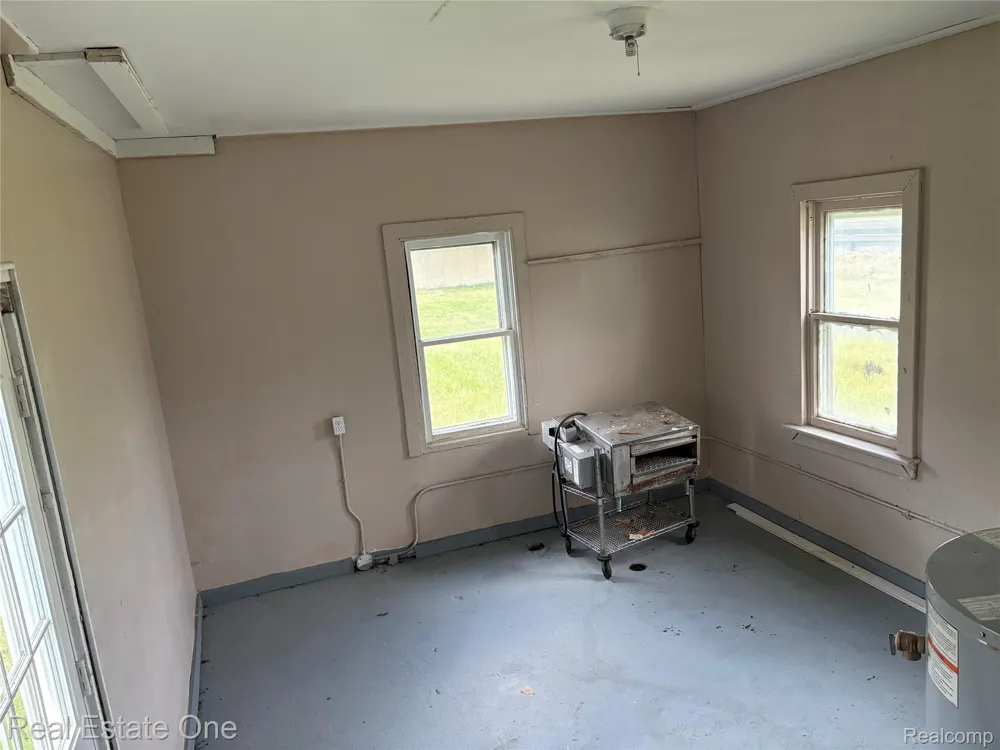 5873 Elmgrove Avenue Warren City, MI 48092