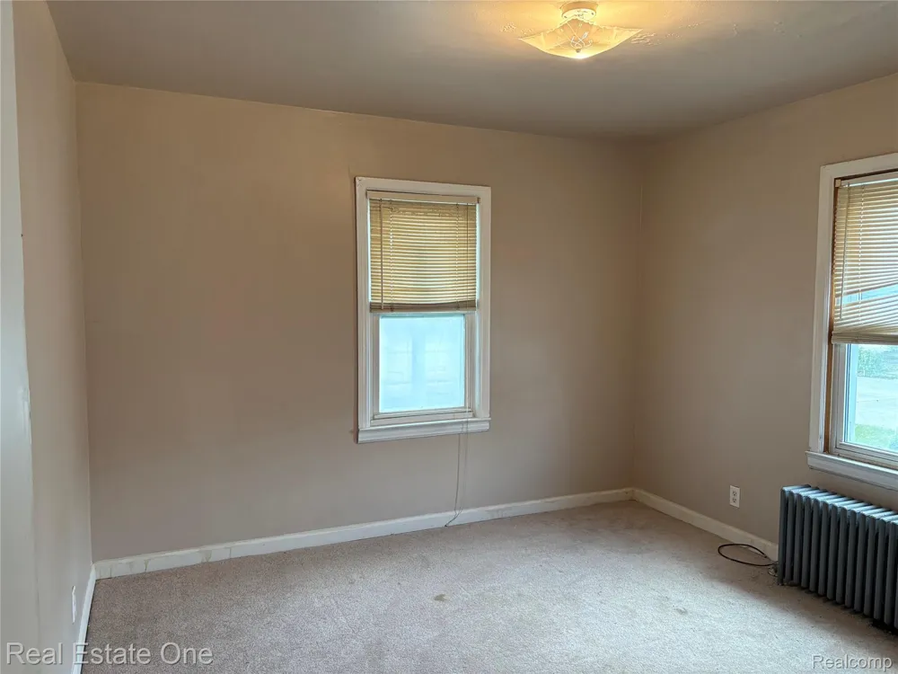 5873 Elmgrove Avenue Warren City, MI 48092