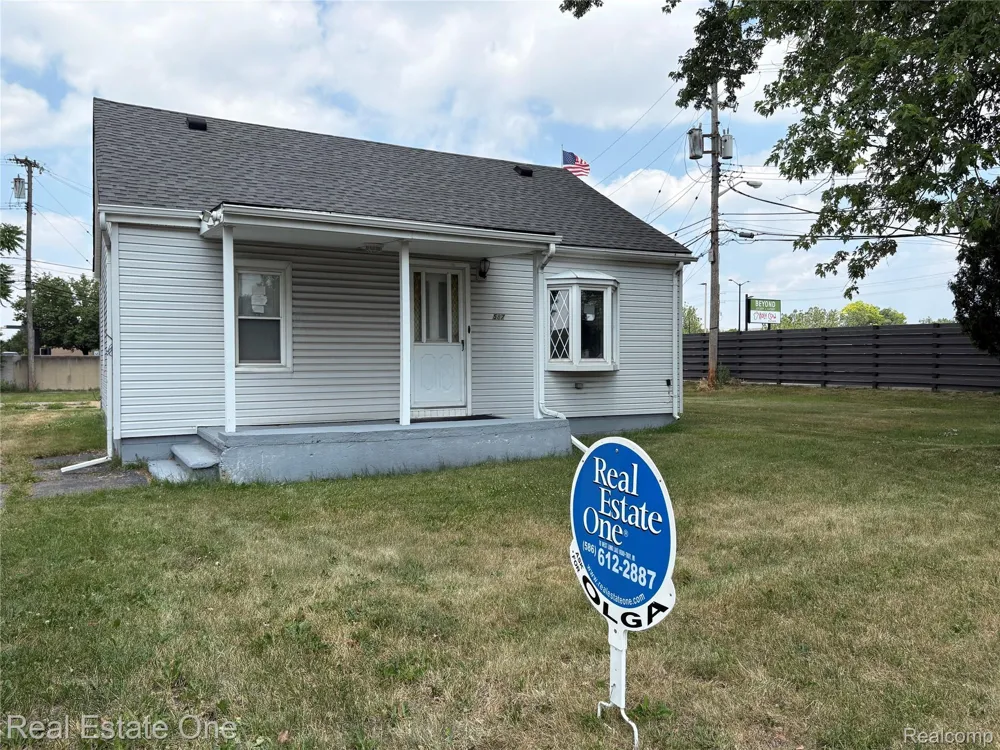 5873 Elmgrove Avenue Warren City, MI 48092