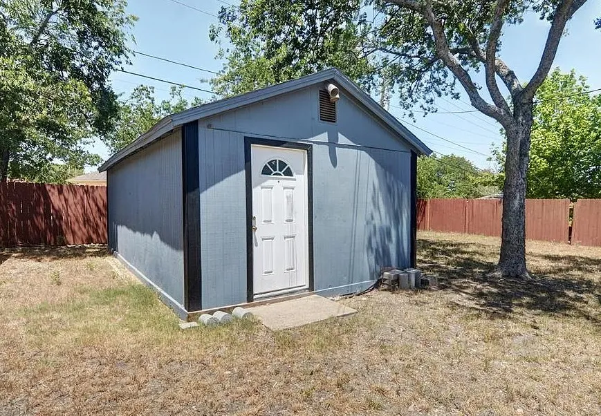 726 Kimbrough Street White Settlement, TX 76108