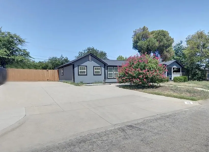 726 Kimbrough Street White Settlement, TX 76108