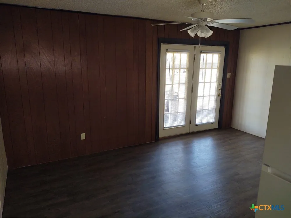 200 Quail Run Road Martindale, TX 78655