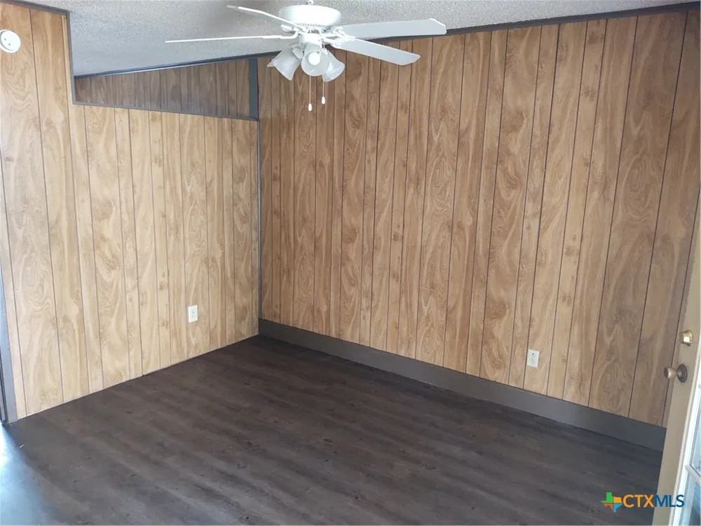 200 Quail Run Road Martindale, TX 78655
