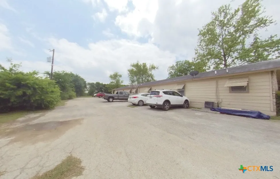 200 Quail Run Road Martindale, TX 78655