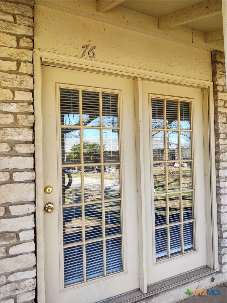 200 Quail Run Road Martindale, TX 78655