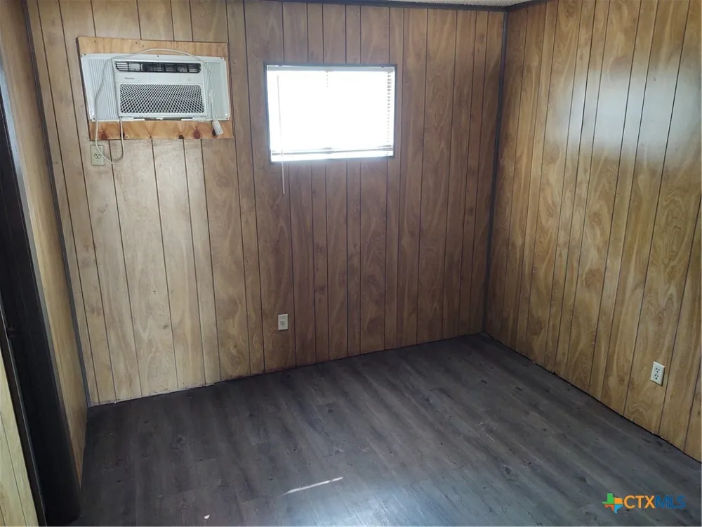 200 Quail Run Road Martindale, TX 78655