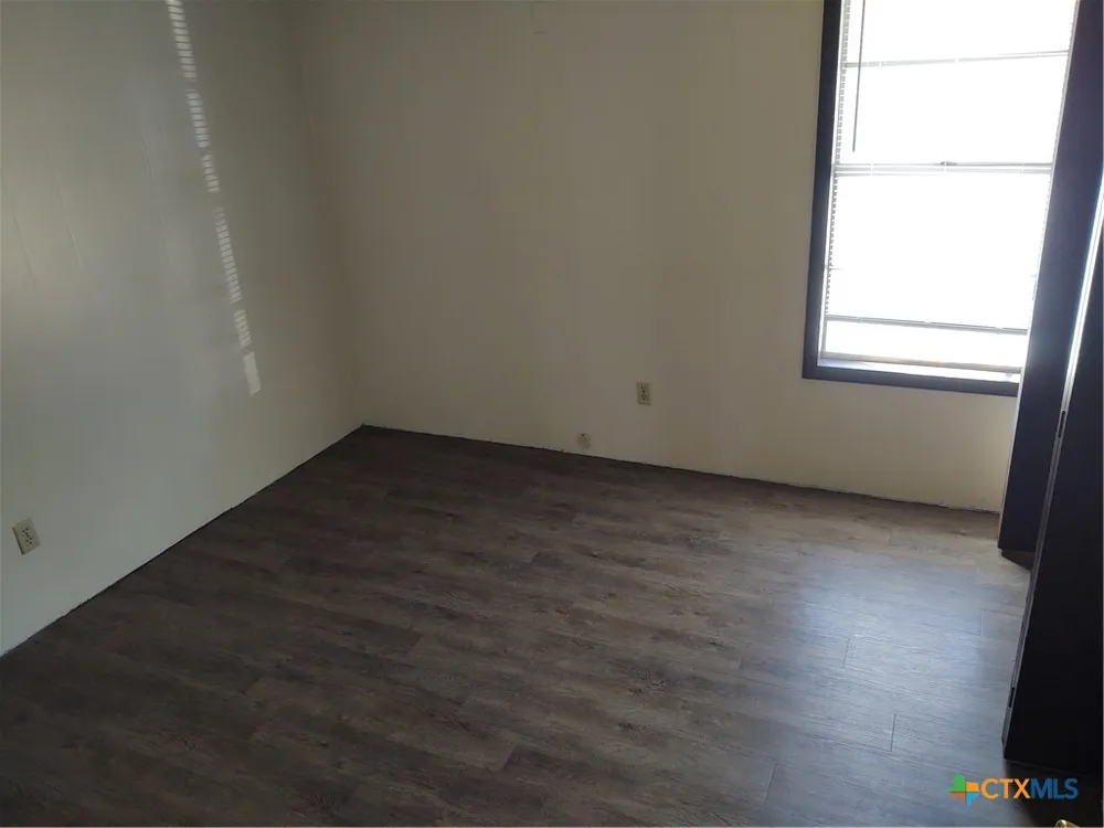 200 Quail Run Road Martindale, TX 78655