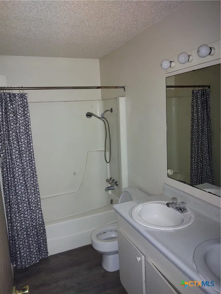 200 Quail Run Road Martindale, TX 78655