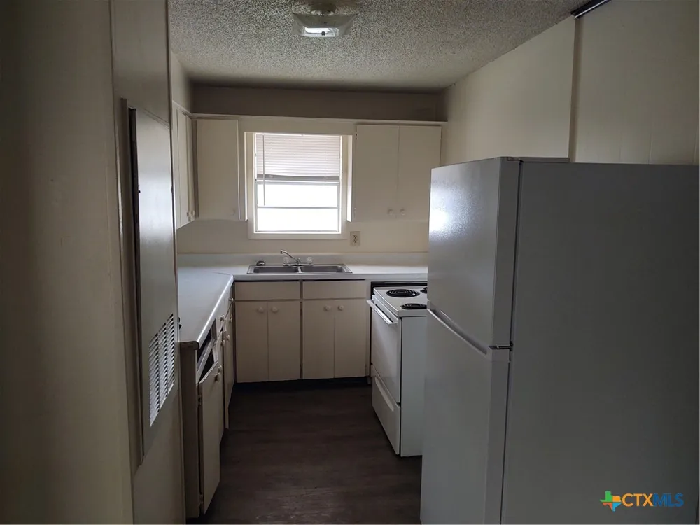 200 Quail Run Road Martindale, TX 78655