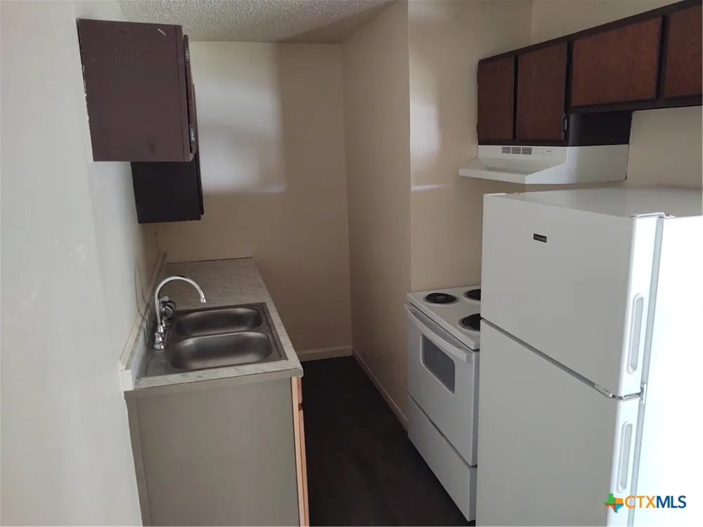 200 Quail Run Road Martindale, TX 78655