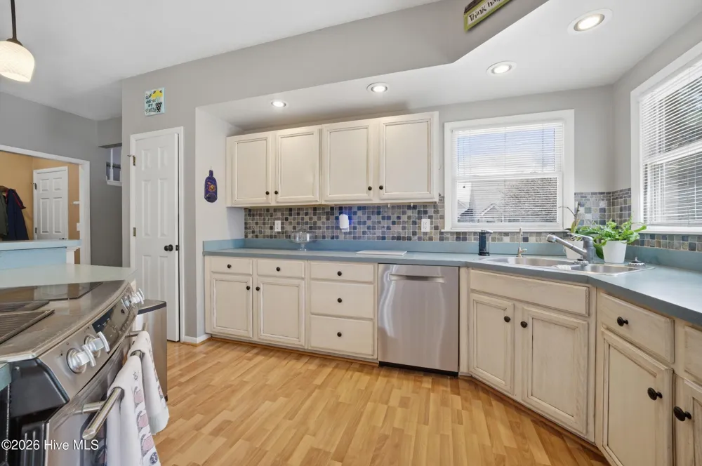 147 Point Boulevard Moyock, NC 27958