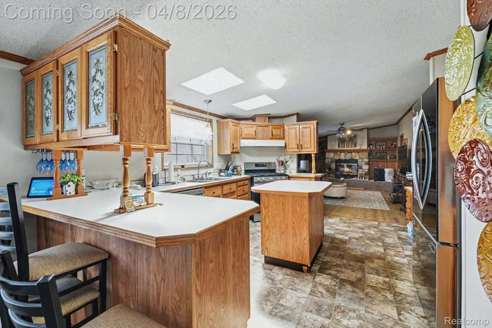 23312 Crystal Dr Clinton Charter Township, MI 48036