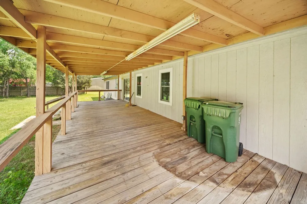 21133 Joe Paul Lane Chandler, TX 75758
