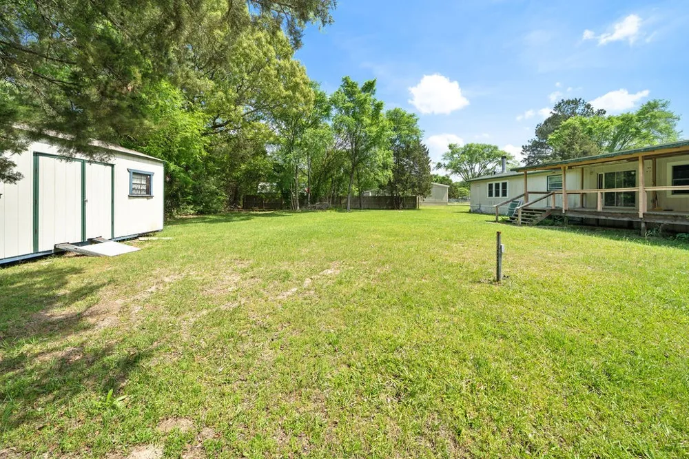 21133 Joe Paul Lane Chandler, TX 75758