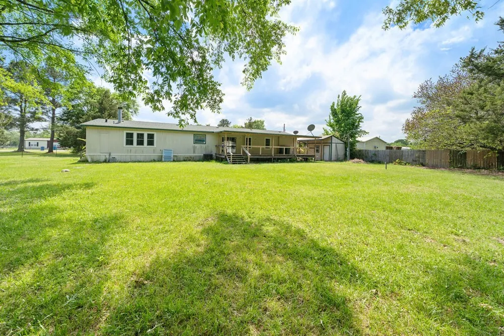 21133 Joe Paul Lane Chandler, TX 75758