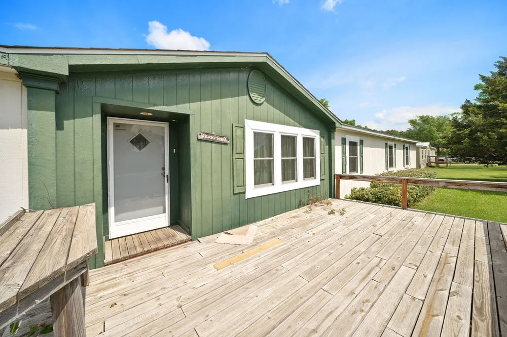 21133 Joe Paul Lane Chandler, TX 75758